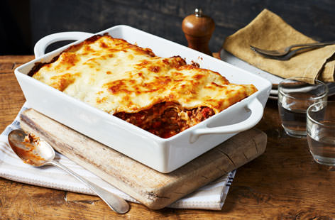 Comfort food doesn't get much more classic than this Italian favourite, featuring layers of rich beef mince and a creamy sauce.