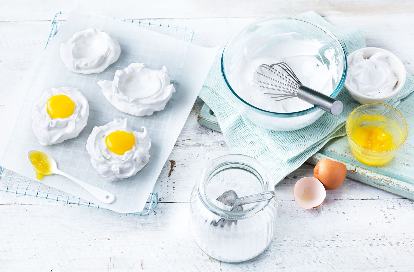 Meringue eggs recipe