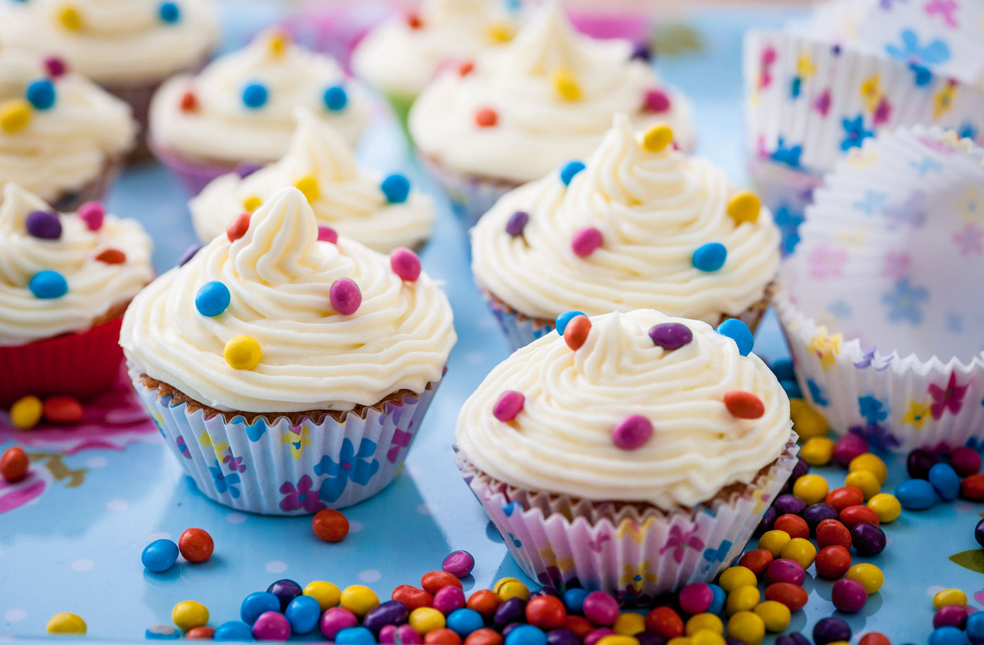 Alyn Williams' mini spiced cupcakes with cream cheese frosting  recipe