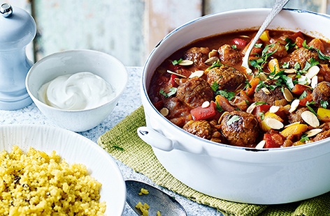 Moroccan tagines are known for their deep, rich flavours, and this lamb recipe does not disappoint. With tender meatballs, dried apricots, sweet peppers and ras el hanout, this Moroccan meatball recipe is authentically delicious