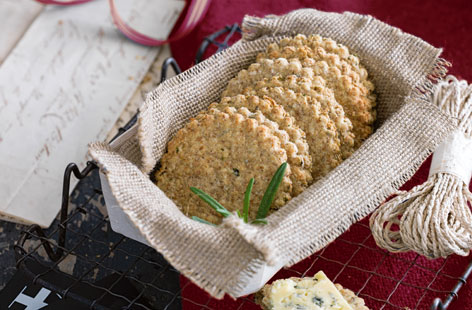 Make a batch of these savoury oatcakes and store in an airtight container. They will last a week before sharing.