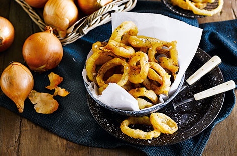 Cooked in a delicious pale ale batter, these crispy, golden onion rings are perfect as a simple side dish or snack. A really easy recipe that's ideal for rustling up for friends