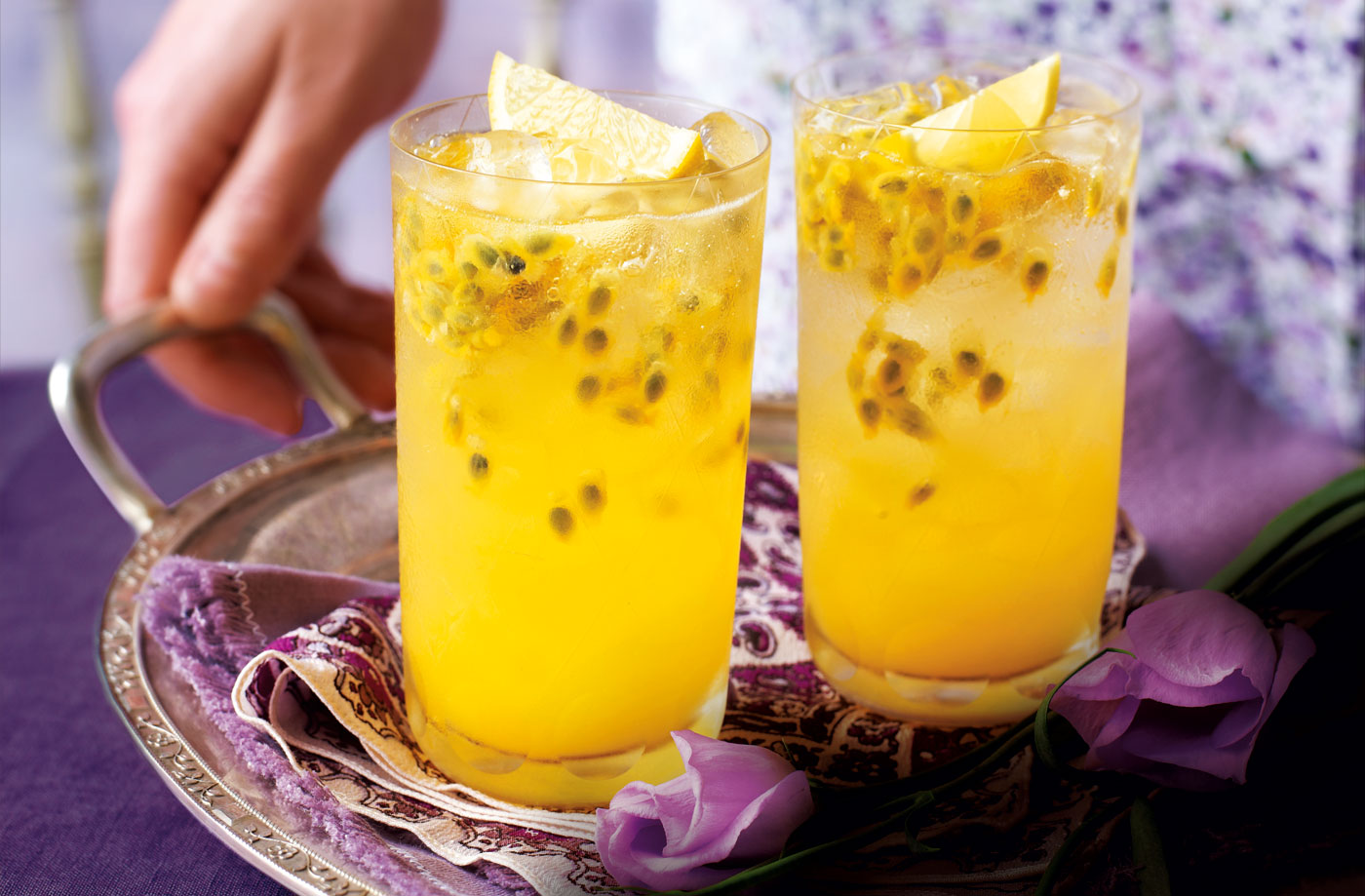 Passion fruit, lemon and gin Collins recipe