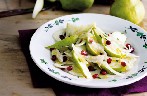 Sweet and juicy pear slices, vibrant pomegranate seeds and flavoursome fennel, all brought together with a tasty citrus dressing. This dish makes for a perfect light lunch or side salad