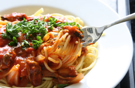 Vegetarian or simply want to cut down on your meat intake? Using vegetarian mince such as quorn mince isn't the only difference to a traditional bolognese: this one includes hot sauce and ketchup, for a lovely fiery kick.