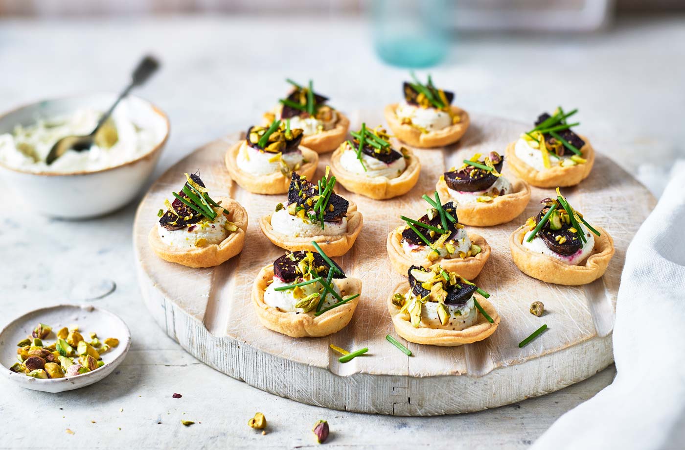 Beetroot and goat's cheese cups  recipe