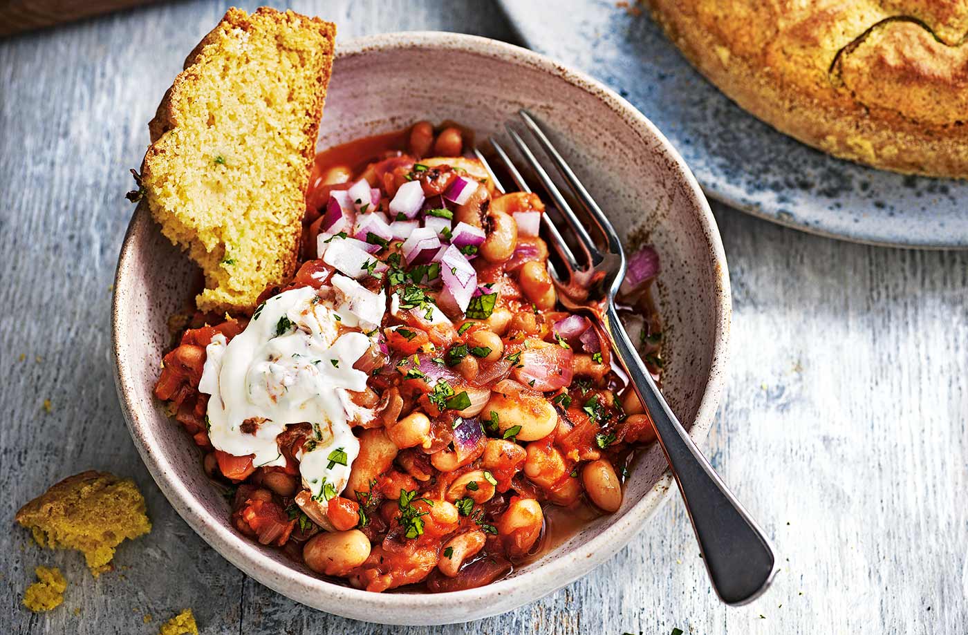 Chilli non carne with cornbread recipe