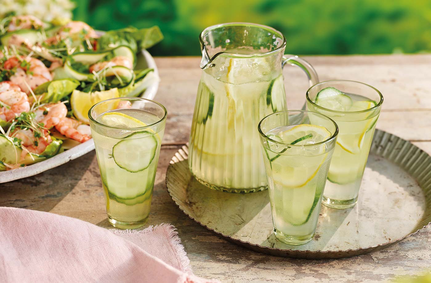 Gin and elderflower fizzes recipe