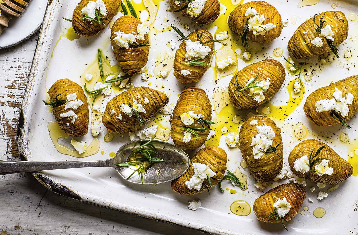 Hasselback potatoes with goat's cheese and honey recipe