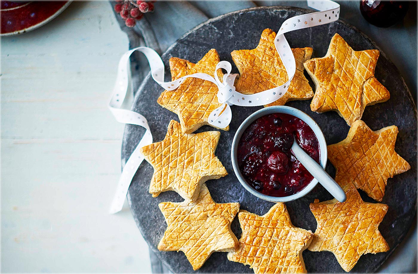 Spiced scone stars with berry compote recipe