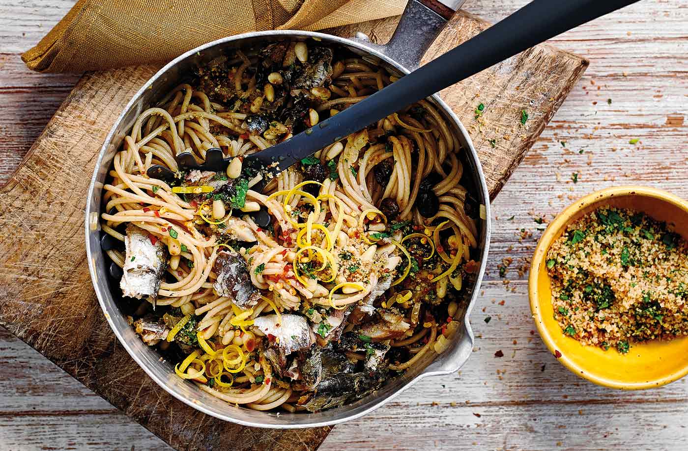 Sicilian-style sardine spaghetti recipe