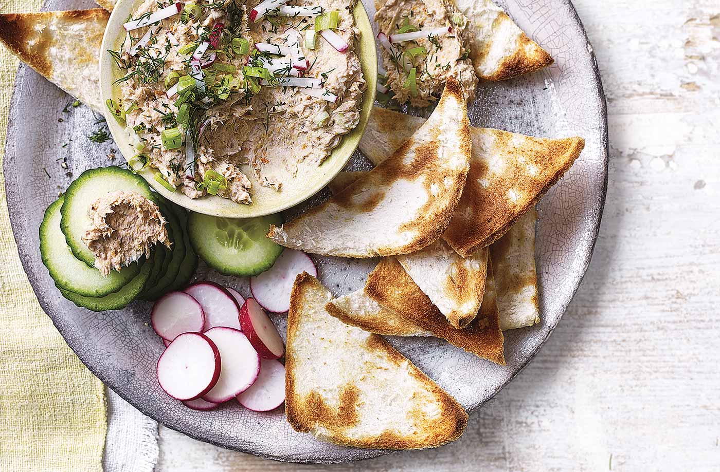 Smoked kipper pâté with melba toasts recipe