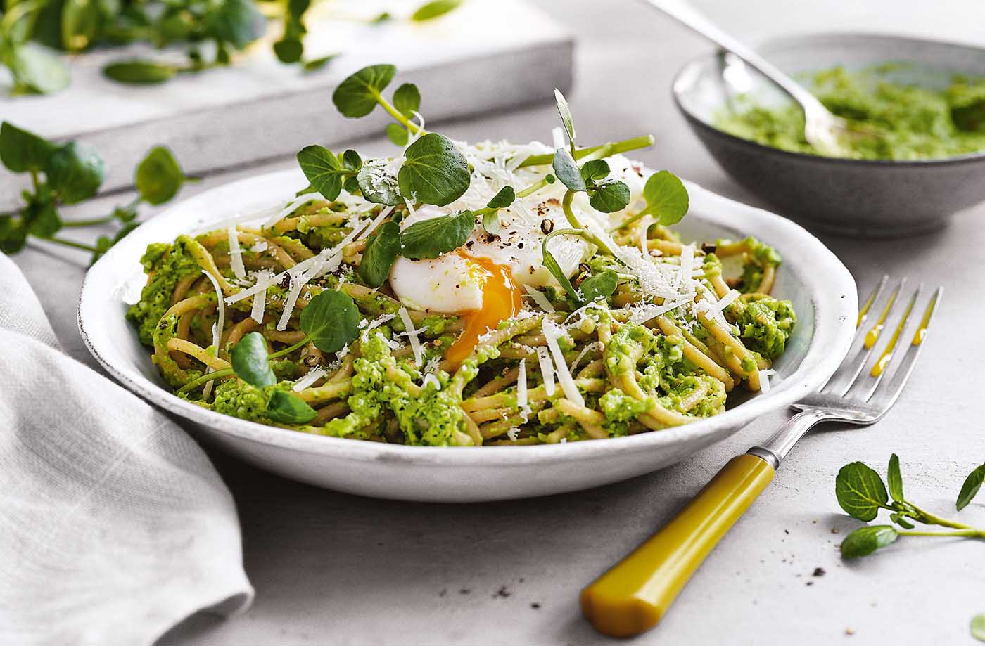 Spaghetti with watercress and pea pesto recipe