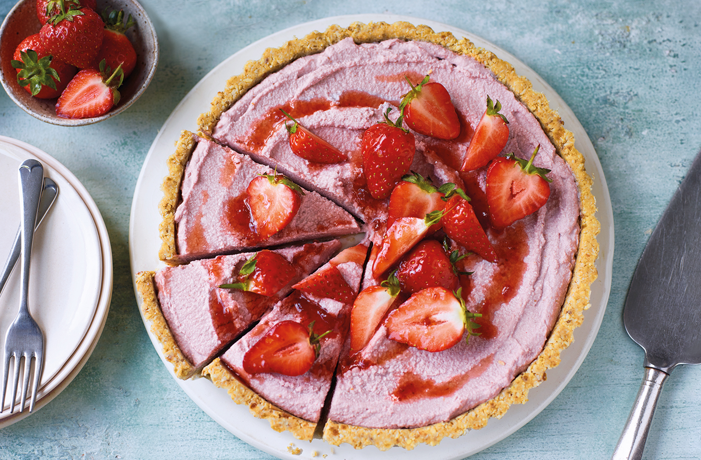 No-bake vegan strawberry tart recipe