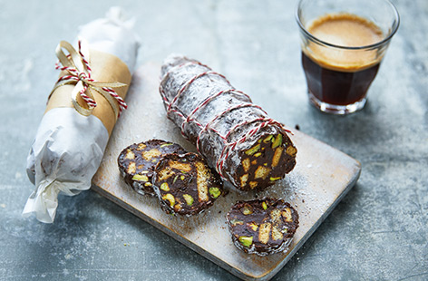 For the chocoholic in your life, look no further than this chocolate salami that makes a great edible gift. 