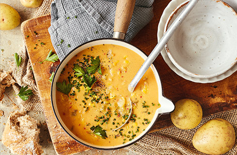 Made with seasonal Maris Piper potatoes, this classic sweetcorn chowder is a comforting bowl of autumnal goodness