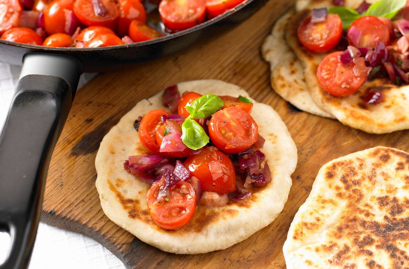 Flatbreads with tomato topping recipe