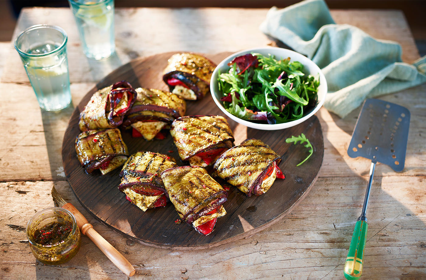 Aubergine, pepper and feta parcels recipe