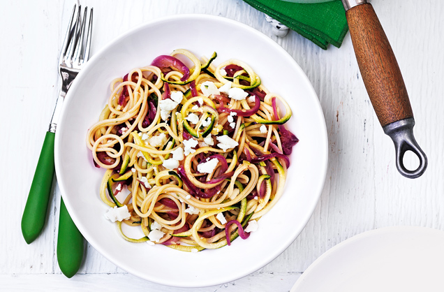 Courgetti and spaghetti with goat's cheese recipe