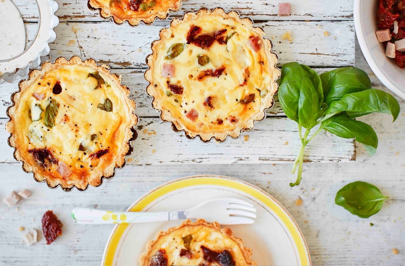 Mini quiches with ham and sundried tomatoes recipe