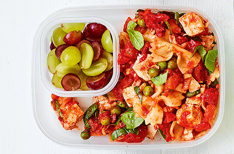 An easy lunchbox idea for kids, this healthy chicken pasta salad recipe has a tasty pea, tomato, and basil sauce. 