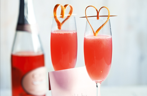 Pop a bottle of fizz for these grapefruit royale cocktails. With pretty pink grapefruit juice and clever grapefruit hearts, this is the the perfect Valentine's Day cocktail.