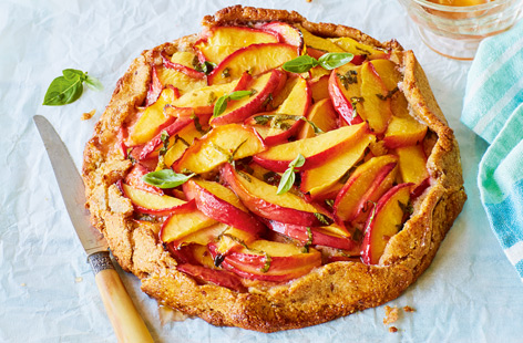 Feel at home with this charming homemade nectarine galette. Loaded with flavoursome nectarines and basil to season, this rustic dessert brings out the warmth at any family gathering. 