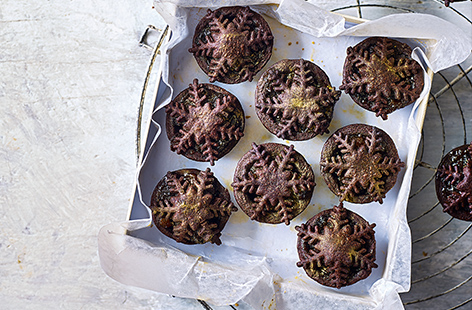 These dark and dramatic mince pies are inspired by that vintage classic the Black Forest gateau: they make a thoughtful and very tasty gift.