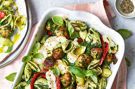 This new pasta bake recipe will soon become a family favourite. Combining a speedy homemade spinach pesto, tasty chicken meatballs and mozzarella topping, this cosy recipe is sure to be a winner.