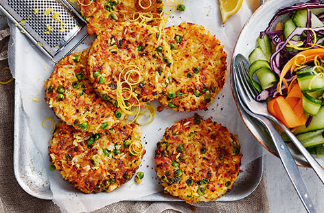 We’ve transformed our favourite Spanish paella into crunchy prawn cakes, served with a fresh salad. Packed full of flavour and ready in just 30 minutes, it’s the perfect mid-week meal that feels indulgent, without you having to break a sweat.