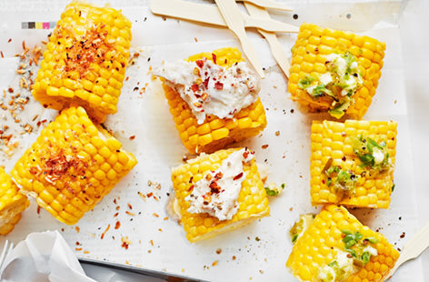 Everyone has a favourite corn topping so this pick ‘n’ mix option solves all your problems. With chilli cheese mayo, jalapeno butter or a sweet coconut sugar, this satisfying snack is perfect for feeding a crowd.