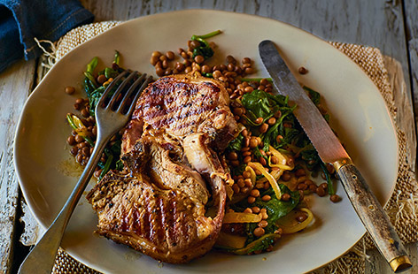 Enjoy tender lamb chops with a punch of pepper flavour in this easy midweek meal recipe. 