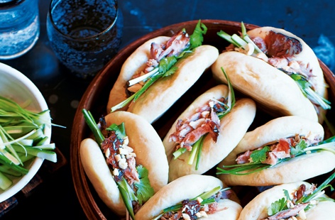 How to make steamed bao buns