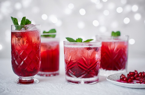 Super speedy to prepare, this elegant and refreshing Christmas cocktail combines the aromatic, bitter flavour of Campari with fruity pomegranate and punchy prosecco