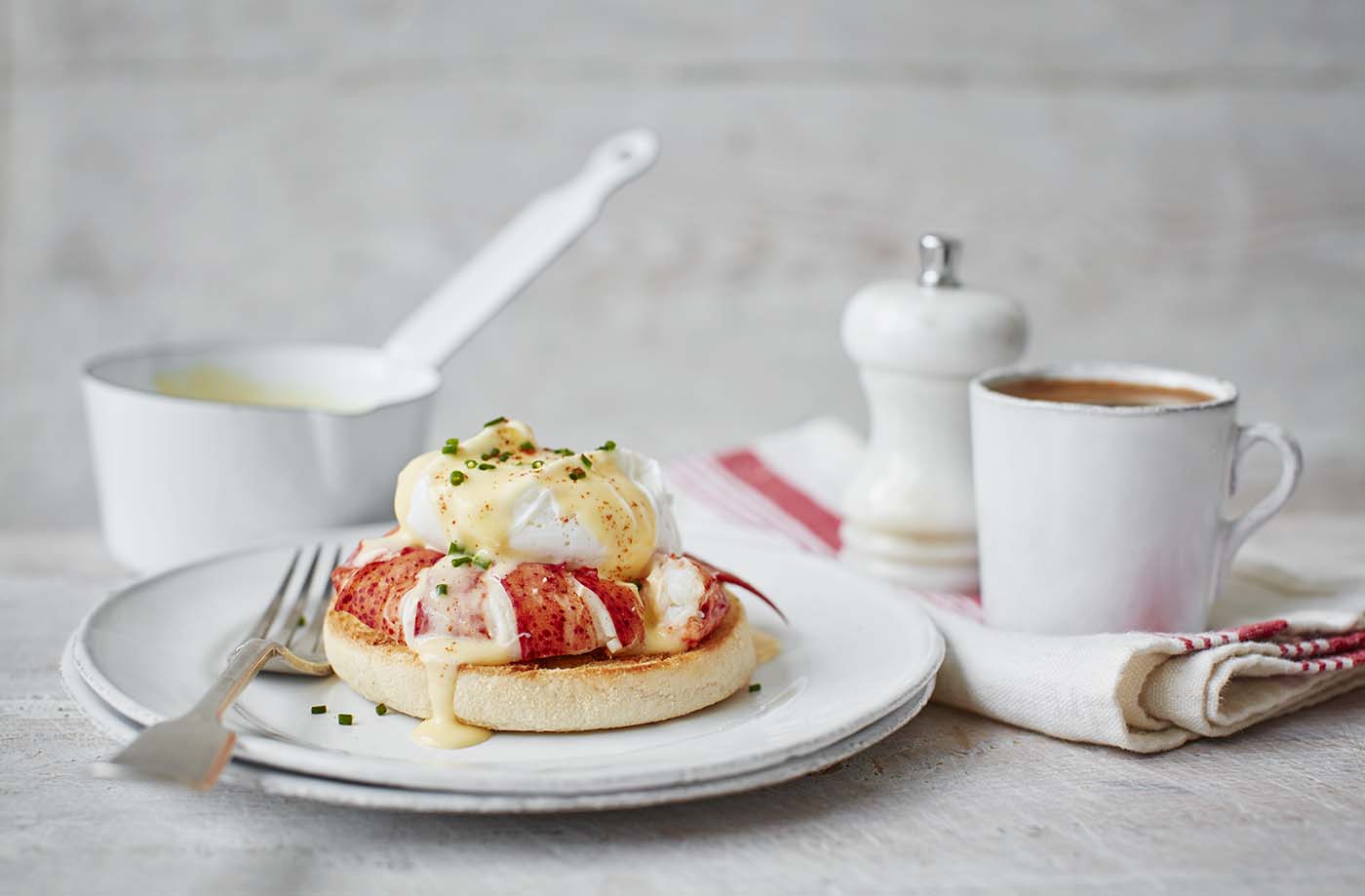 Classic eggs Benedict has been given a gourmet twist with the addition of luxurious lobster. This delicious Christmas brunch recipe pairs meaty lobster with creamy, velvety hollandaise sauce and a perfectly poached egg