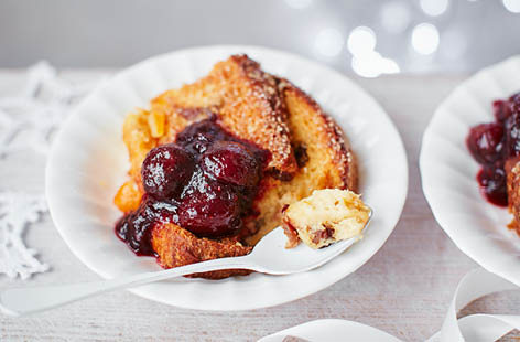A combination of two wonderfully festive dishes – classic Italian panettone and French toast. Make the most of your panettone by slicing it up and dipping into a gorgeous vanilla and clemetine-flavoured custard, before layering in a dish and baking