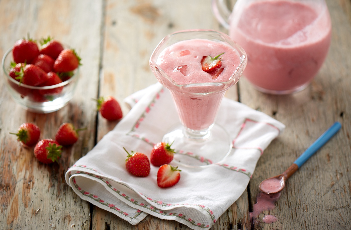 Strawberry and grenadine milkshake recipe