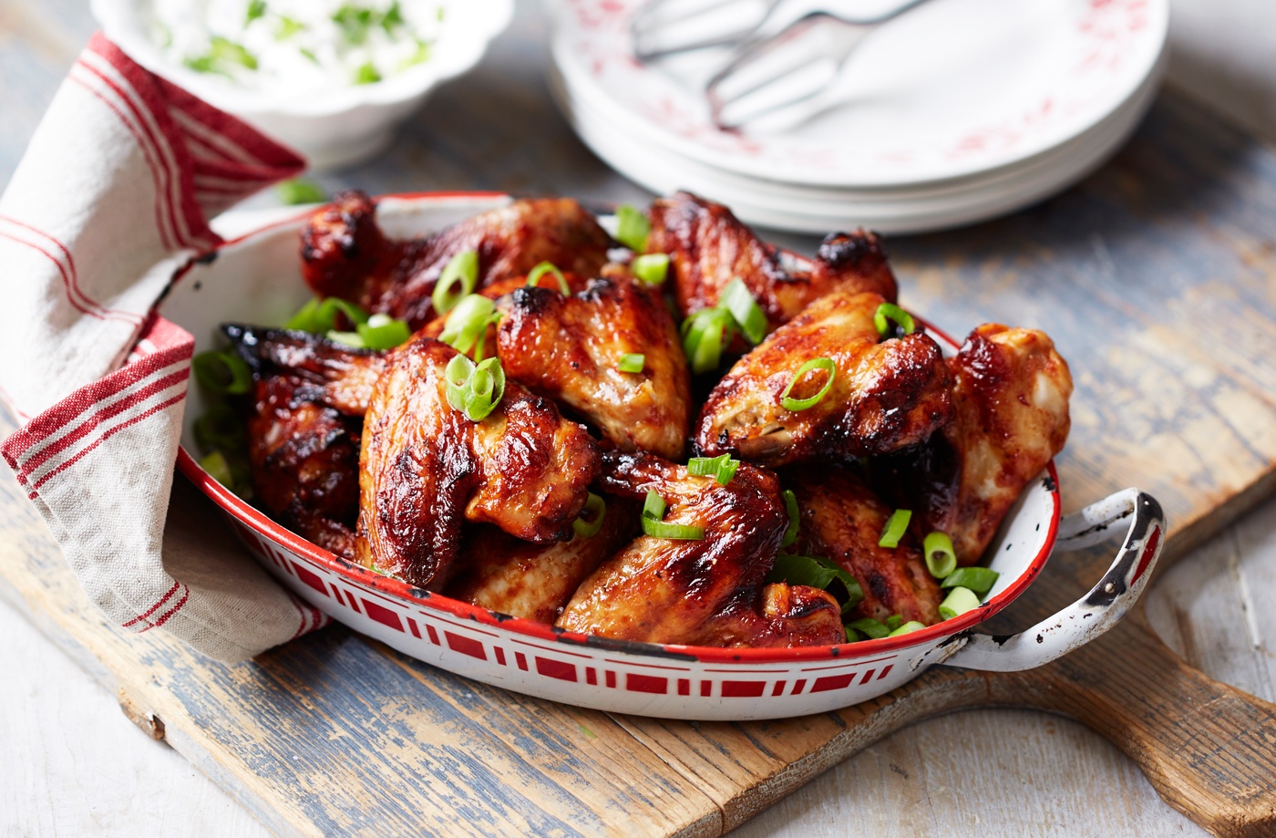 Buffalo wings with ranch-style dip recipe