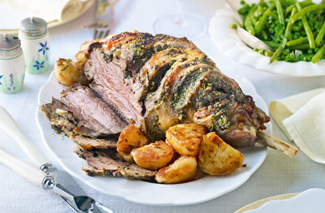 Keep it classic for your next Sunday roast with a perfect roast leg of lamb. Cooked in a punchy garlic butter with a smooth white wine gravy, this is the ultimate weekend crowd pleaser.