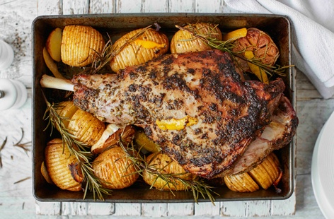 This easy roast leg of lamb recipe is bursting with beautiful flavours thanks to a flavour-packed anchovy crust, made with anchovies, garlic and lemon juice