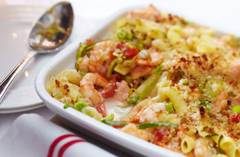 This is a lovely salmon, prawn and leek pasta bake that, crucially, contains no gluten, as it uses Free From pasta and gluten-free bread. Adding chillies and coconut milk brings a tasty Asian touch. Serve with a crisp green salad.