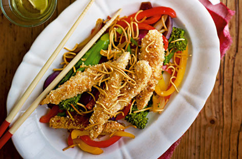 This finger-licking sweet-and-savoury chicken with steamed vegetables is seriously simple to make and perfect as a midweek meal. From prep to plate it only takes 30 minutes and is a lighter version of your favourite Chinese takeout.