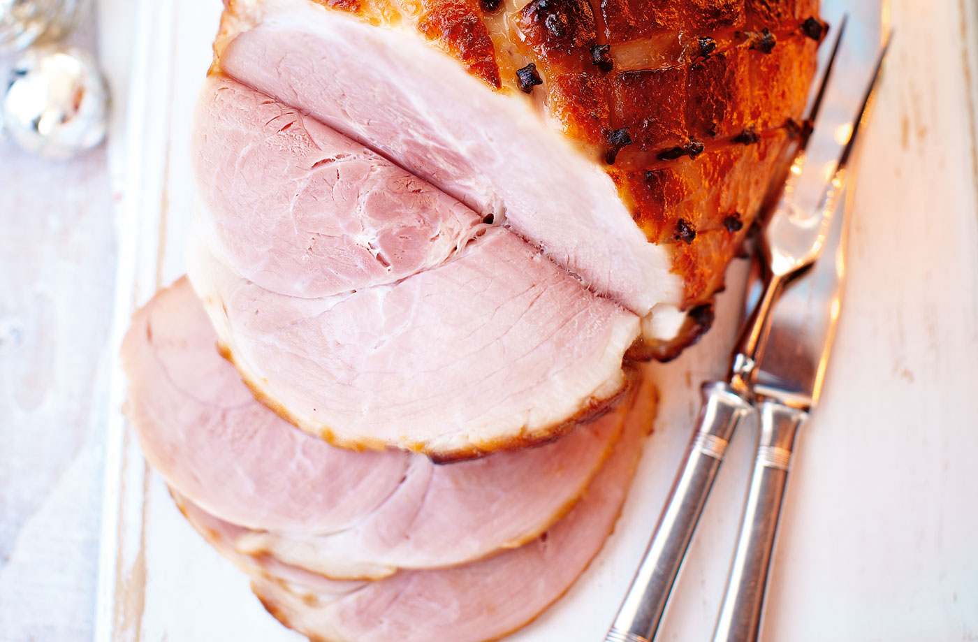 Spiced apricot glazed ham recipe