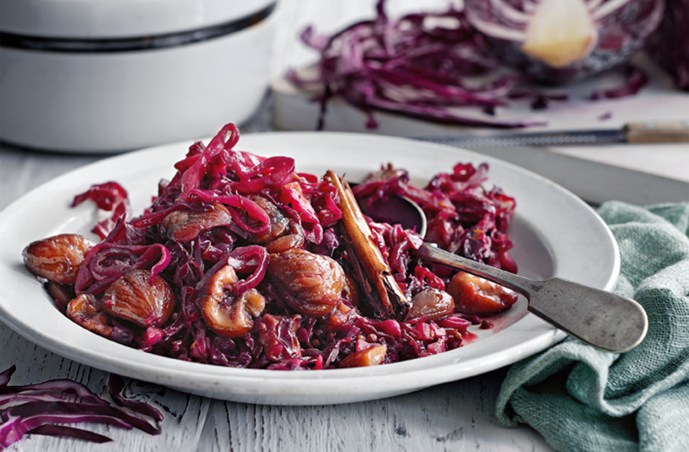 Spiced braised red cabbage with red wine vinegar and chestnuts recipe