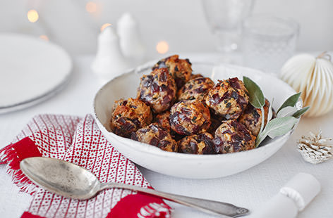 A spin on the classic Christmas side, this fragrant stuffing swaps in red onions for sweetness and incorporates the luxurious crunch of toasted walnuts and a hint of lemon zest to brighten the traditional flavours.