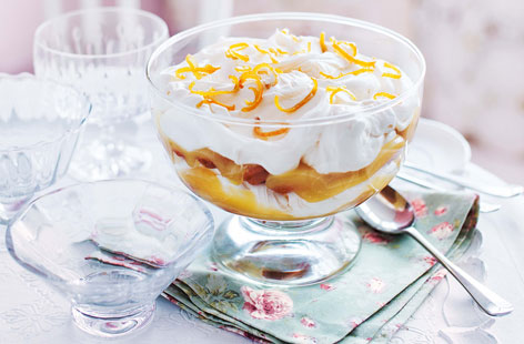 A gorgeous citrus dessert that’s made with light mascarpone, soft sponge fingers, sweet lemon curd and punchy limoncello.