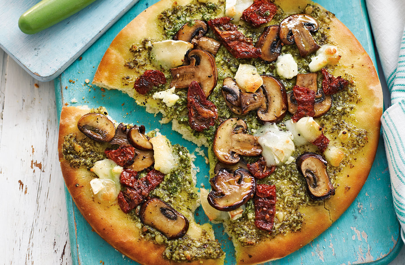 Pizza Bianca with garlic mushrooms, pesto and goat's cheese recipe