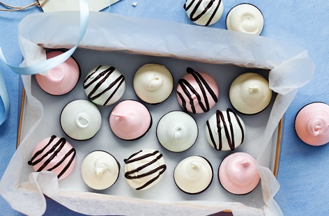 Surprise family and friends with a box full of these delicate and delicious drops