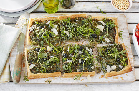 Pissaladière is a classic French tart topped with caramelised onions and fragrant thyme. Rustle up our vegan-friendly version for an alfresco supper