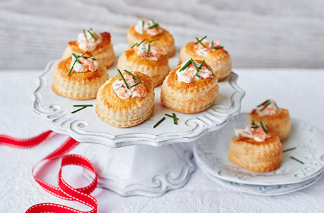 The woody-smokiness of salmon and the delicate fragrance of chives are mixed with luxurious soured cream in this elegant festive canapé